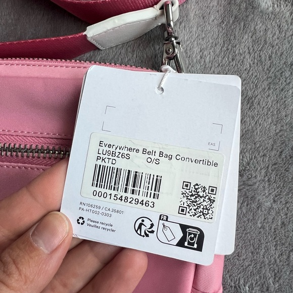 Lululemon Everywhere Belt Bag Convertible - Picture 5 of 5